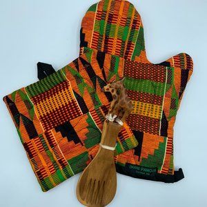Mitt, Pot Holder, & Wooden Server Set - 3 Pieces